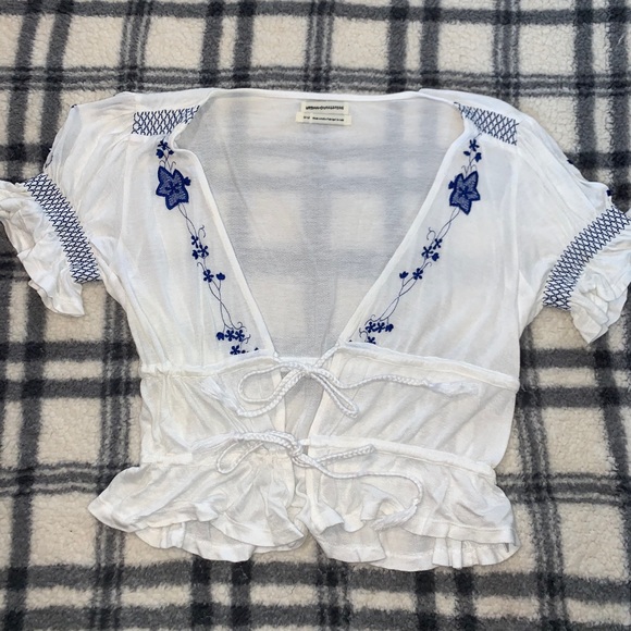 Urban Outfitters Tops - NWOT Urban Outfitters Crop Top!!